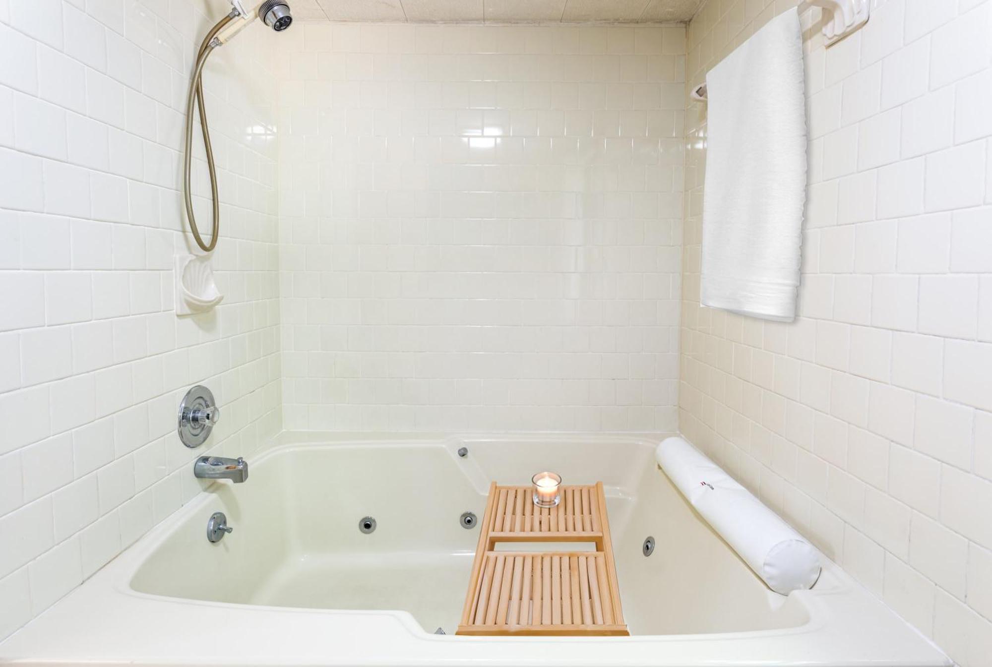 Hot Tub, Large Deck, Wifi, Fire Pit At Chalet Cabin Morton Grove Εξωτερικό φωτογραφία
